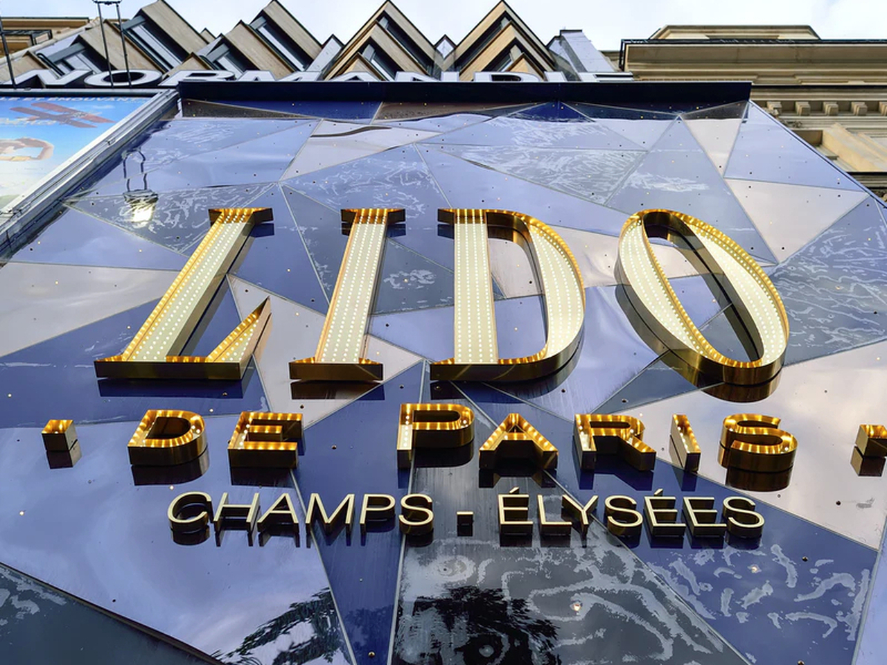 Eingang Le Lido de Paris