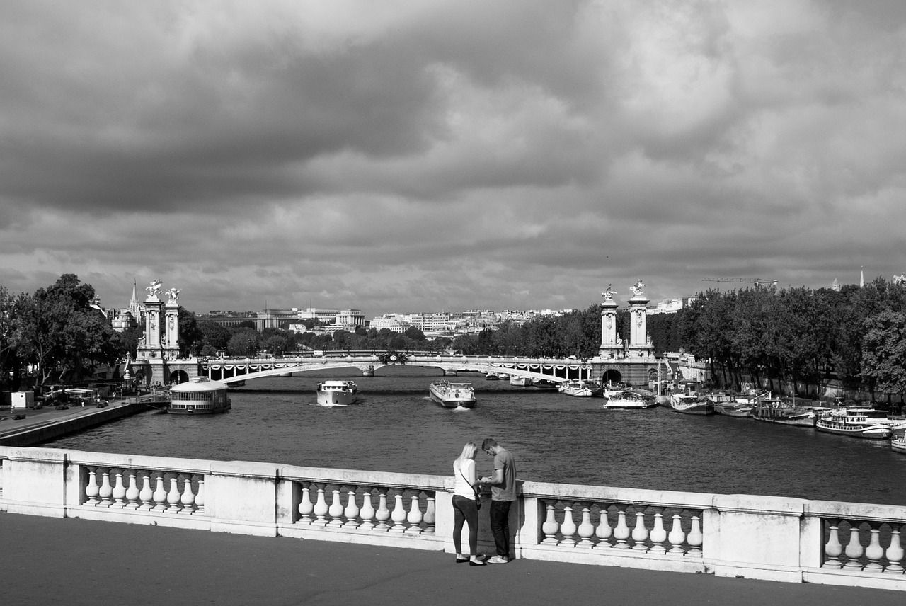 Seine Brücke & Schiff